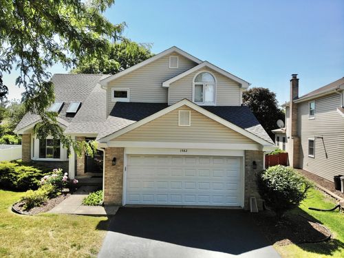 1582 Hinterlong Ln, Naperville, IL, 60563-0456 | Card Image