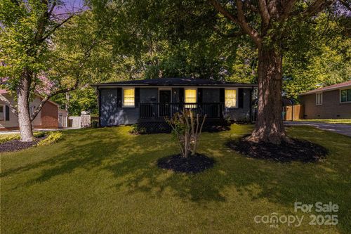 3637 Glenville Ave, Charlotte, NC, 28215-3033 | Card Image