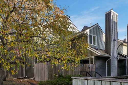126-33 Glamis Green Sw, Calgary, AB, T3E6T9 | Card Image