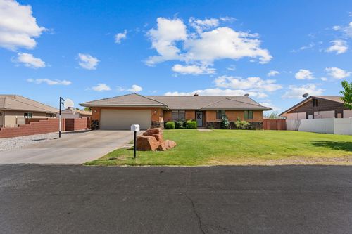 1221 Junipero Serra Dr, St George, UT, 84790-7628 | Card Image