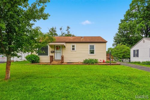 2702 Chatham Drive, Maryland Heights, MO, 63043 | Card Image