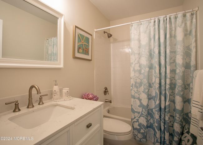 20 Golden Eye Ln, Condo with 3 bedrooms, 4 bathrooms and 2 parking in Port Monmouth NJ | Image 17