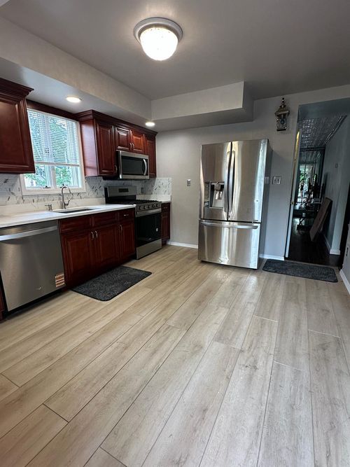 80 Newton Blvd, Ronkonkoma, NY, 11779-2737 | Card Image