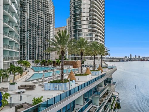 4202-200 Biscayne Boulevard Way, Miami, FL, 33131-2163 | Card Image