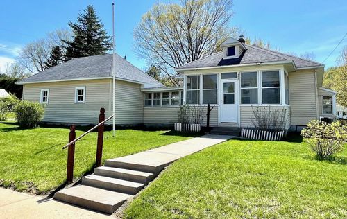 302 Main St, Knapp, WI, 54749-9538 | Card Image