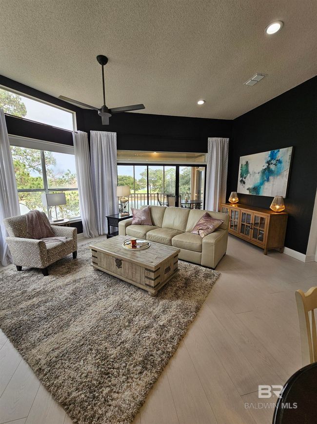 Living Room | Image 11