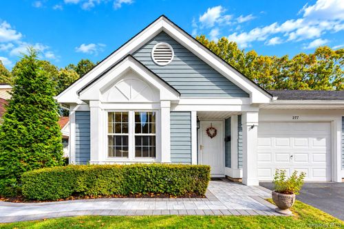 277 Glen Drive, Brookhaven, NY, 11961 | Card Image