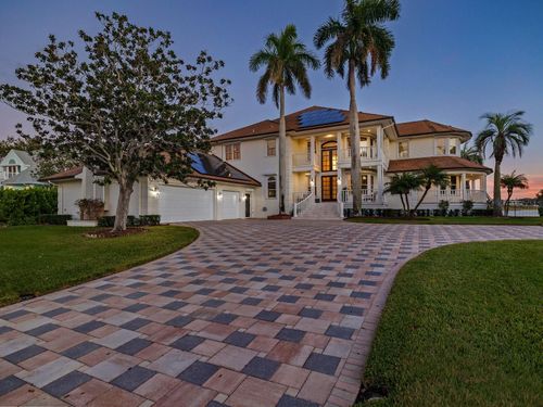 429 St Andrews Dr, Belleair, FL, 33756-1924 | Card Image
