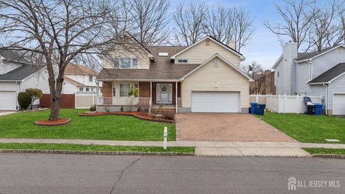 8 Danny Ct, North Brunswick, NJ, 08902-1830 | Card Image