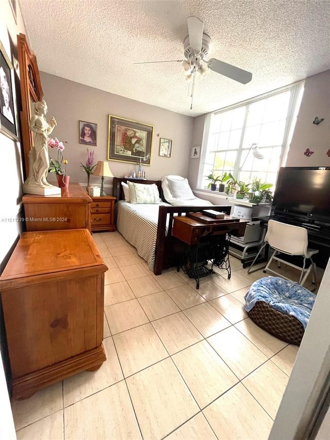 15 - 3905 W 8th Way, For Sale in Hialeah - Zoocasa