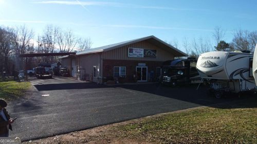 7656 Duncan Bridge Rd, Cleveland, GA, 30528-7927 | Card Image