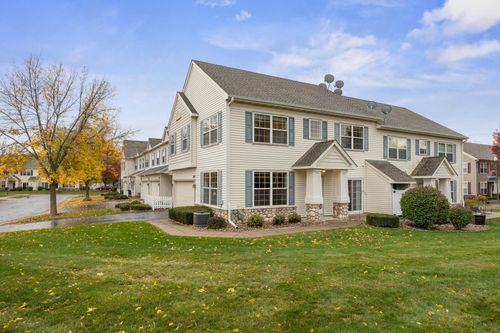 2010 Stahlke Way, Chaska, MN, 55318-3239 | Card Image