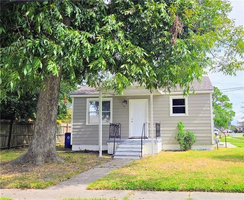 2501 Delille St, Chalmette, LA, 70043-4917 | Card Image