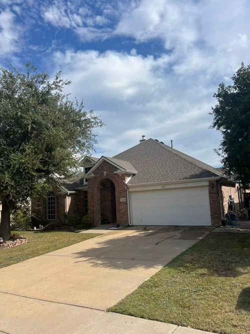 1748 Hidden Brook Dr, Grand Prairie, TX, 75050-8334 | Card Image