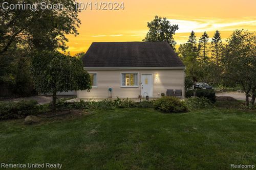 915 Brushwood Drive, Wolverine Lake Vlg, MI, 48390 | Card Image