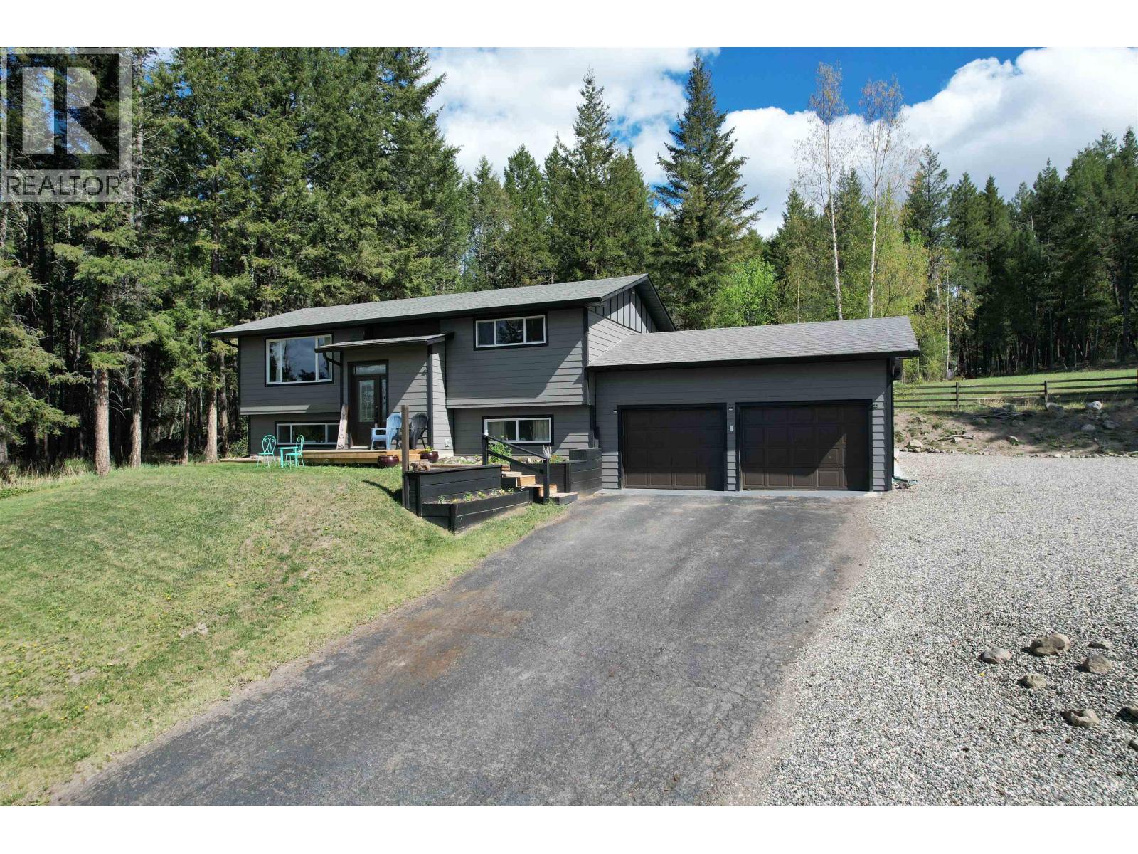 Residential in 100 Mile House 2