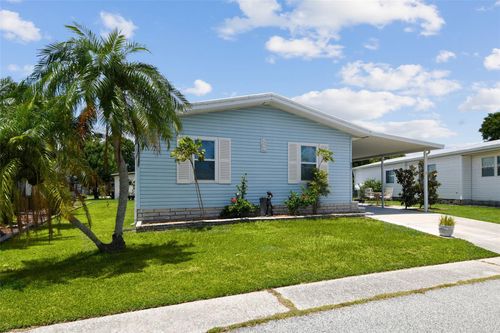 427 Pelican Dr S, OLDSMAR, FL, 34677-2424 | Card Image