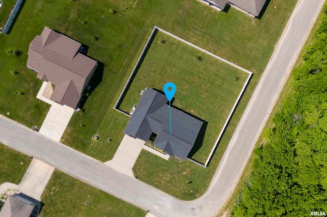 1209 Wildflower Ln, House other with 3 bedrooms, 2 bathrooms and null parking in Herrin IL | Image 27