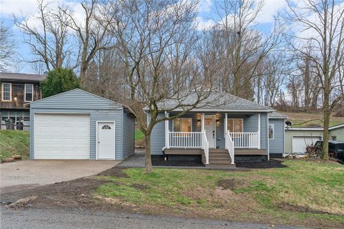 3809 41st Ave, New Brighton, PA, 15066-2833 | Card Image