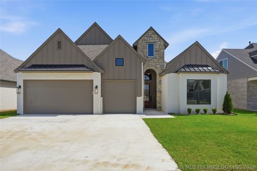 2102 E 138th St S, Bixby, OK, 74008-4283 | Card Image