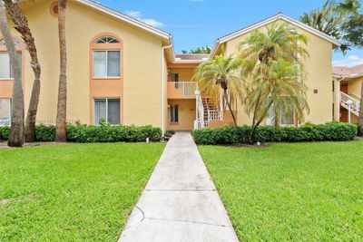 997 - 997 Coral Club Dr, Condo with 2 bedrooms, 2 bathrooms and null parking in Coral Springs FL | Image 1