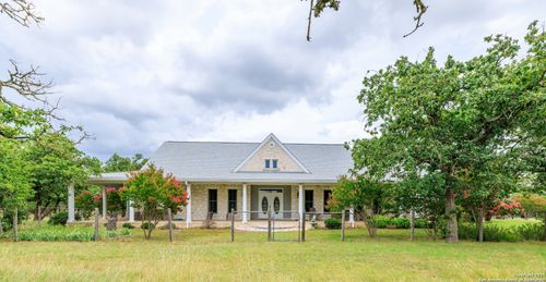 11453 N Us Highway 87, Fredericksburg, TX, 78624-6203 | Card Image