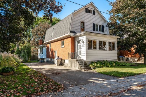 {{alt}} | Card Image