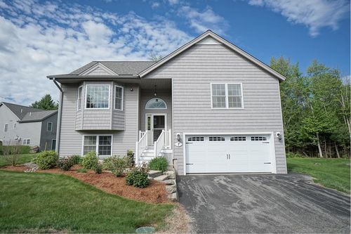 7 Northfield Rd, Atkinson, NH, 03811-2387 | Card Image