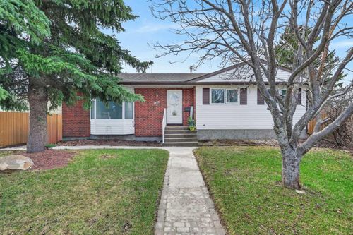 1427 Mccrimmon Drive, Carstairs, AB, T0M0N0 | Card Image