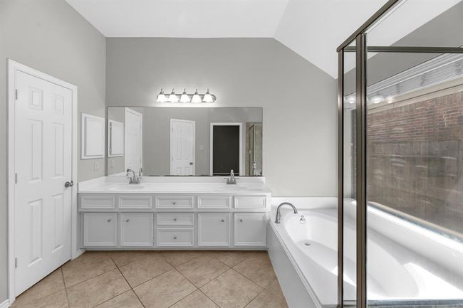 13703 Evening Wind Dr, House other with 4 bedrooms, 3 bathrooms and 2 parking in Pearland TX | Image 28
