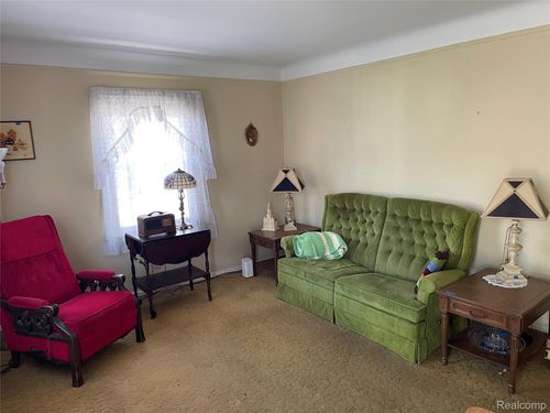 6250 Grandville Ave, Detroit, MI, 48228-3945 | Card Image