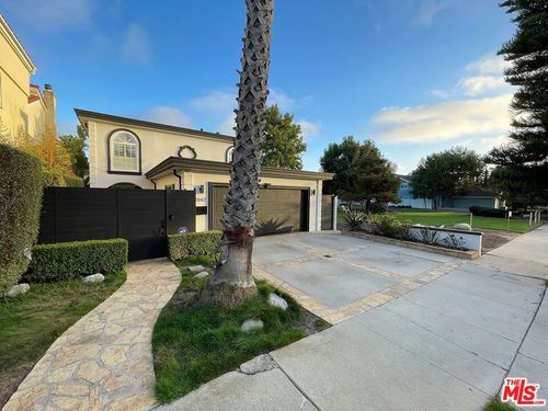 7842 W 79th St, Playa del Rey, CA, 90293-7956 | Card Image