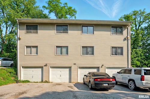 3117 Schuetzen Ln, Davenport, IA, 52804-4341 | Card Image