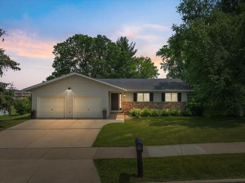 615 N Peach Ave, Marshfield, WI, 54449-2325 | Card Image