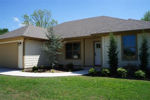 410 W Henderson, Wayne, OK, 73095-9783 | Card Image