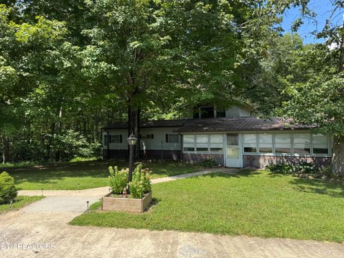 193 Red Wing Ln, Deer Lodge, TN, 37726-3816 | Card Image