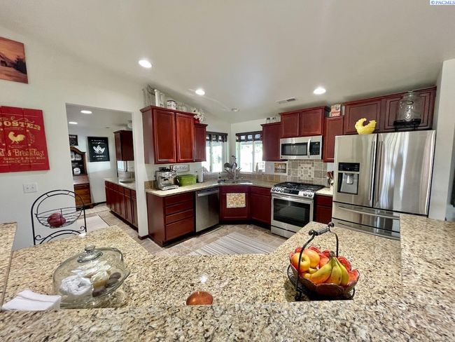 223108 E Perkins Rd, Home with 4 bedrooms, 4 bathrooms and null parking in Kennewick WA | Image 11