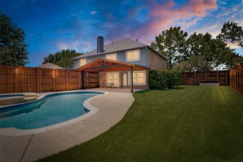 1318 Newport Dr, Carrollton, TX, 75006-2952 | Card Image