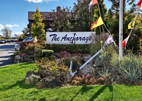 324 Mariners Way, Copiague, NY, 11726-5113 | Card Image