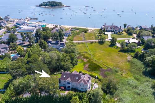 10 Middle Beach Rd W, Madison, CT, 06443-2915 | Card Image
