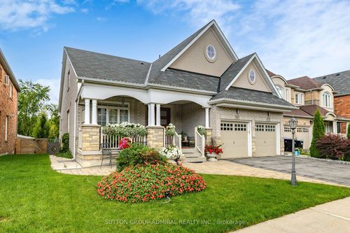 62 Waterton Way, Bradford, ON, L3Z0R3 | Card Image