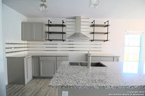 a-707 S Olive St, San Antonio, TX, 78203-1635 | Card Image