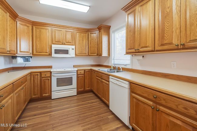 Apartment kitchen | Image 57