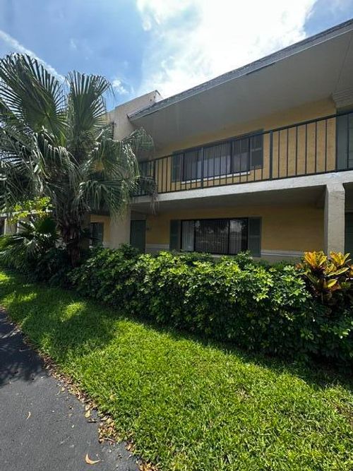 704-704 Meadows Cir, Boynton Beach, FL, 33436-8927 | Card Image
