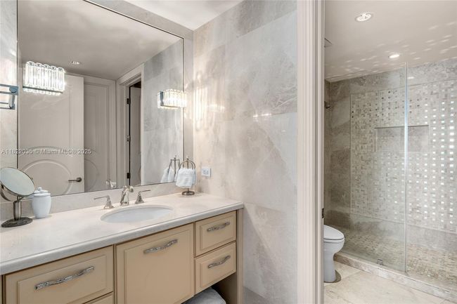 5233 - 5233 Fisher Island Dr, Condo with 4 bedrooms, 5 bathrooms and null parking in Miami Beach FL | Image 37