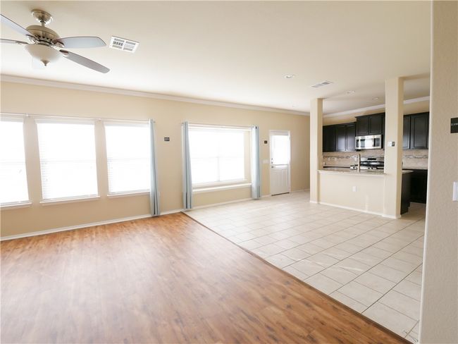 10020 Pinnacle Crest Loop, House other with 3 bedrooms, 3 bathrooms and 4 parking in Austin TX | Image 8