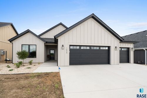 1624 N Rosemary Ave, Sioux Falls, SD, 57110-7540 | Card Image