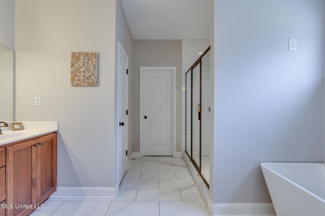 primary bath | Image 21