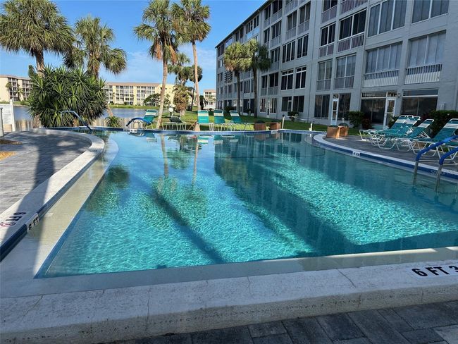 515 - 3272 Lake Bayshore Dr, Condo with 2 bedrooms, 2 bathrooms and null parking in BRADENTON FL | Image 60