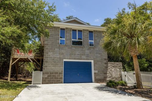 412 Wild Cherry Ln, Emerald Isle, NC, 28594-2744 | Card Image